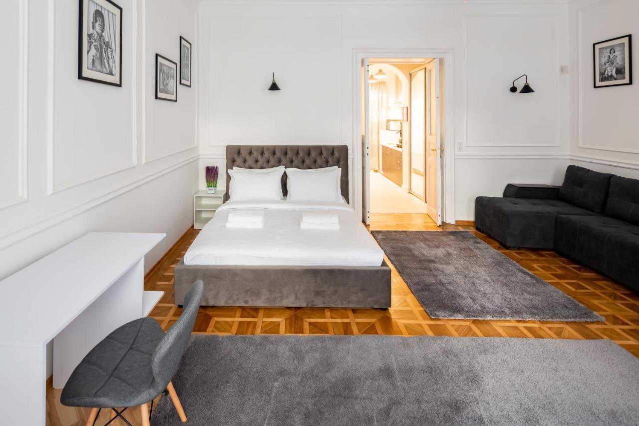 Alfa Apartments Grushevskoho 7 Lwów Zewnętrze zdjęcie