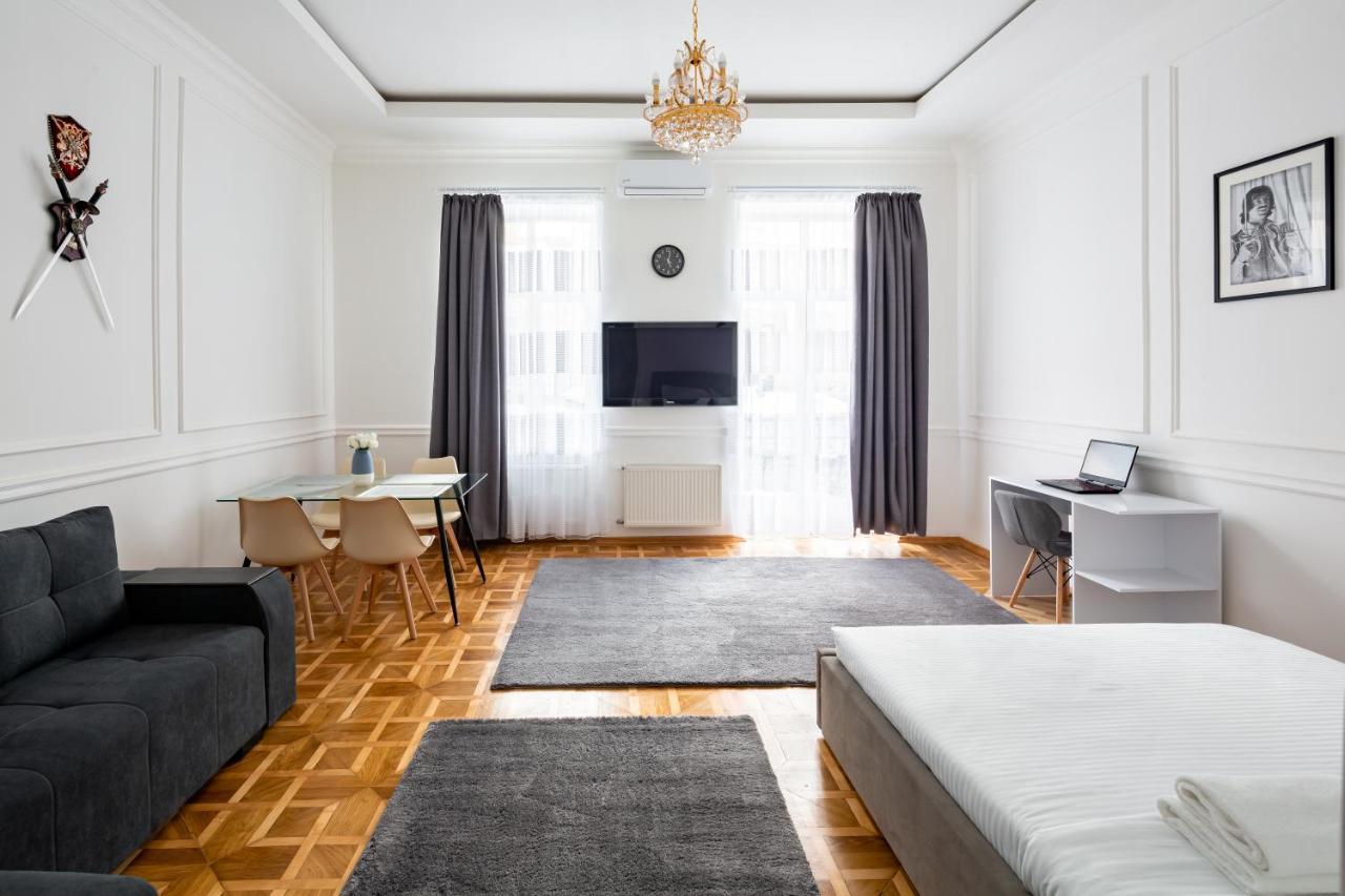 Alfa Apartments Grushevskoho 7 Lwów Zewnętrze zdjęcie